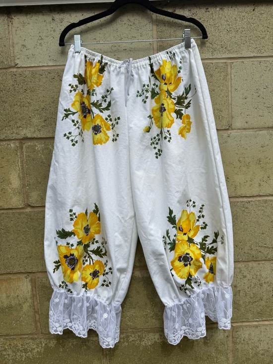 Handmade Pants - Handmade Floral Lace Bloomers with Elastic Waistband Vintage Upcycle M-XL